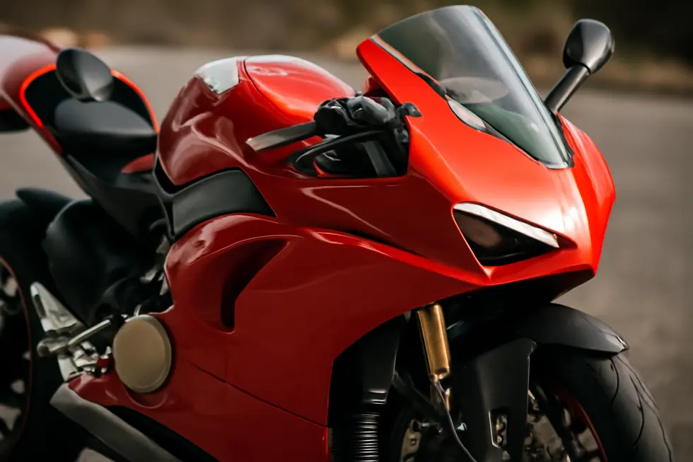 Yamaha YZF-R1 M exemplifies cutting-edge performance and technology in the full fairing motorcycle segment.