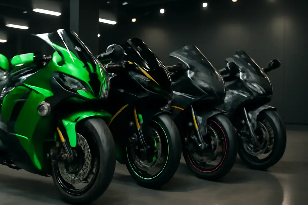 A sportbike fitted with full sport fairings illustrating aerodynamic efficiency in action during high-speed riding.