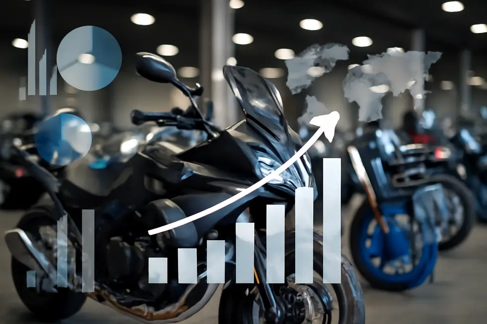 Aerodynamic design of half fairing motorcycles enhancing wind protection while preserving classic styling.