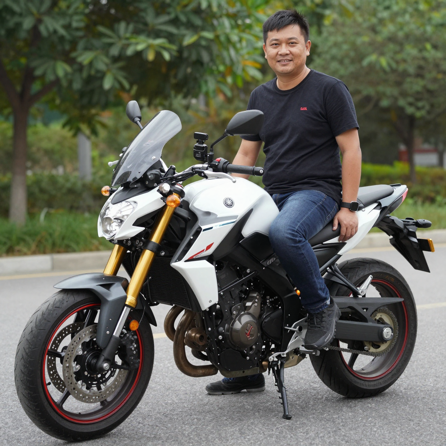 Satisfied customer with their Yamaha FZ1