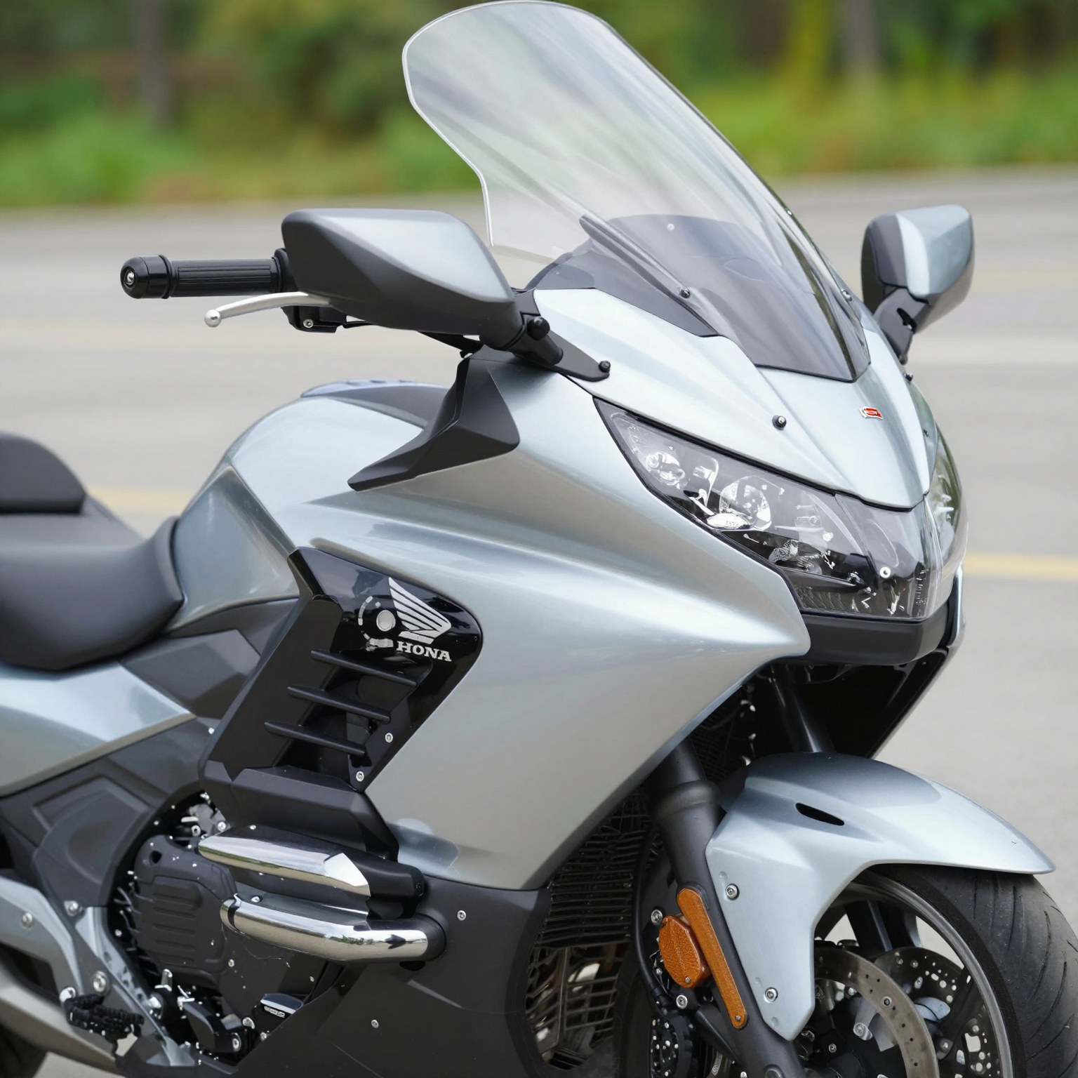 Honda GL 1500 SE with upper fairing trim